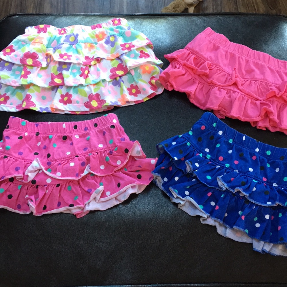 Bundle of 4 skirts / skorts in sz 9 mon